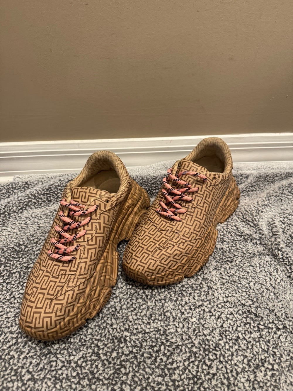 Women’s Steve Madden Tan Patterned Casual Sneakers with Pink Laces